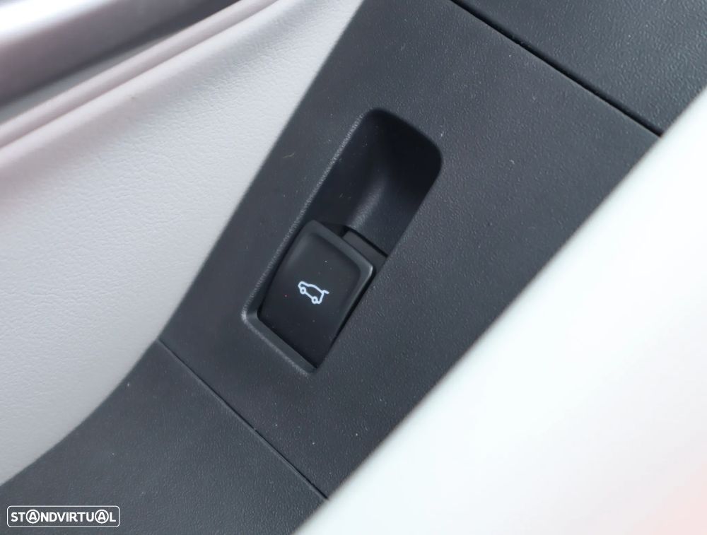 Ford Capri 79 kWh Premium AWD - 36