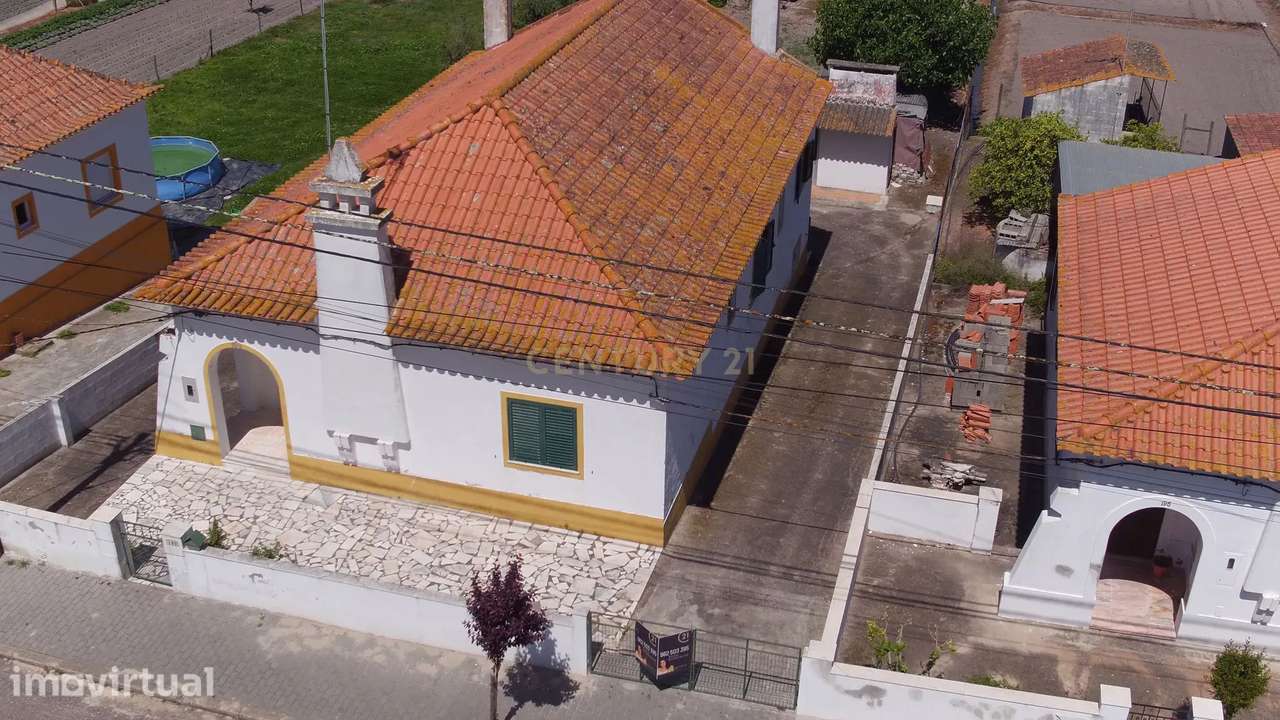 Moradia T4 em Mora com sótão, cave e Garagem - lote 2.167 m2 - Grande imagem: 4/60