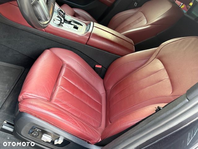 BMW X6 M50i - 18