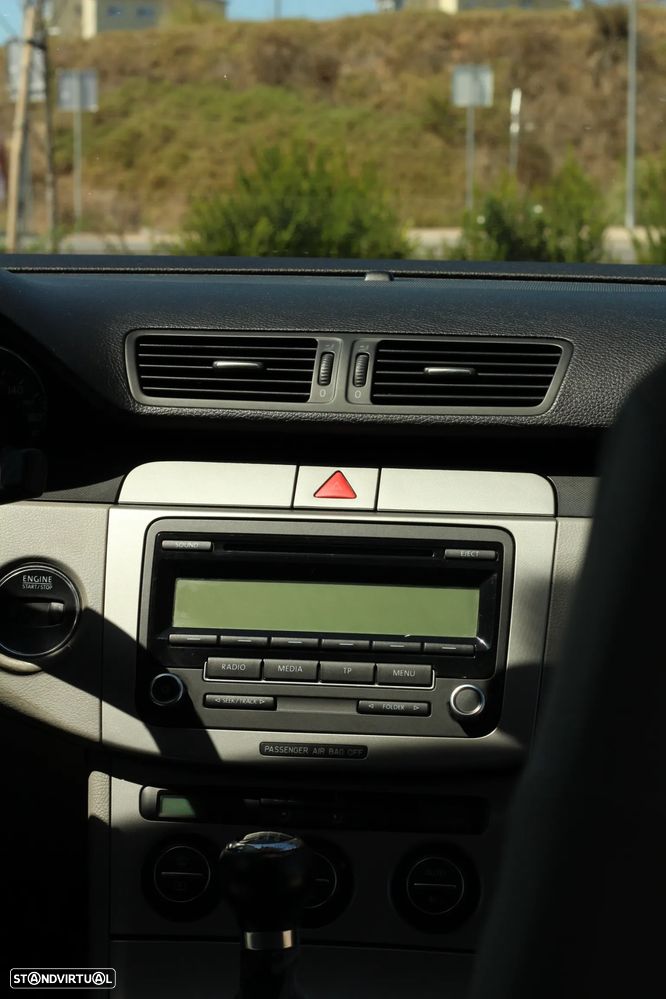 VW Passat Variant 2.0 TDI Confortline - 14