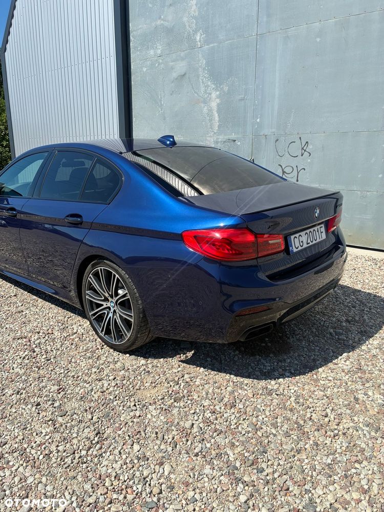 BMW Seria 5 M550i xDrive - 4