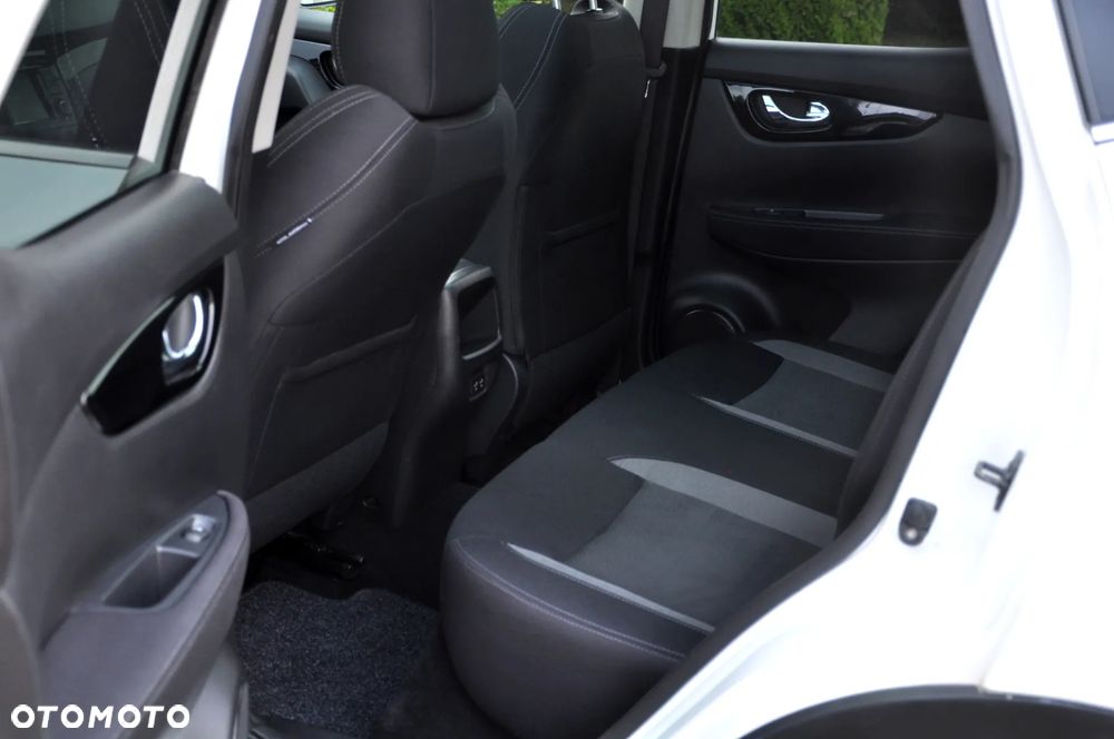 Nissan Qashqai 1.3 DIG-T AKARI - 21