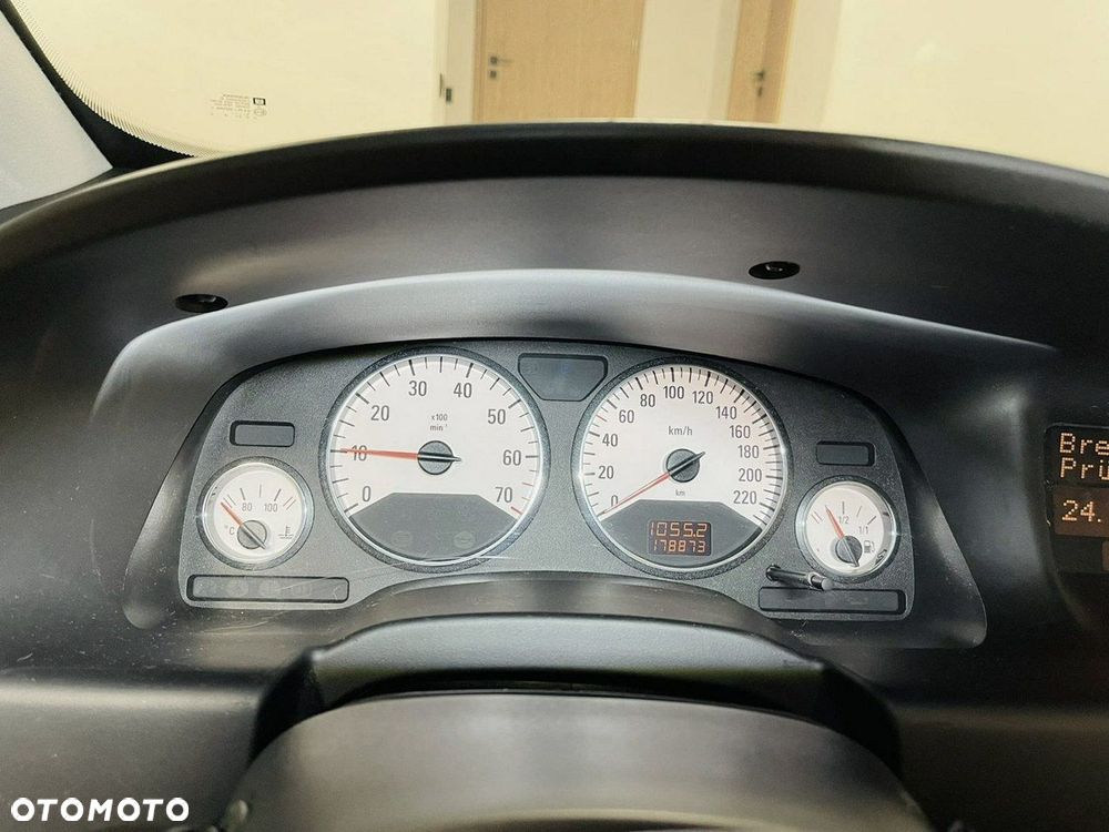 Opel Zafira 1.8 Executive - 18