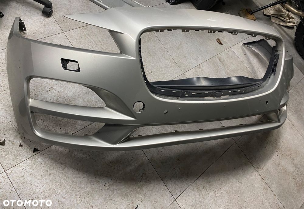 JAGUAR F-PACE 16-20r ZDERZAK PRZÓD CALY ORG