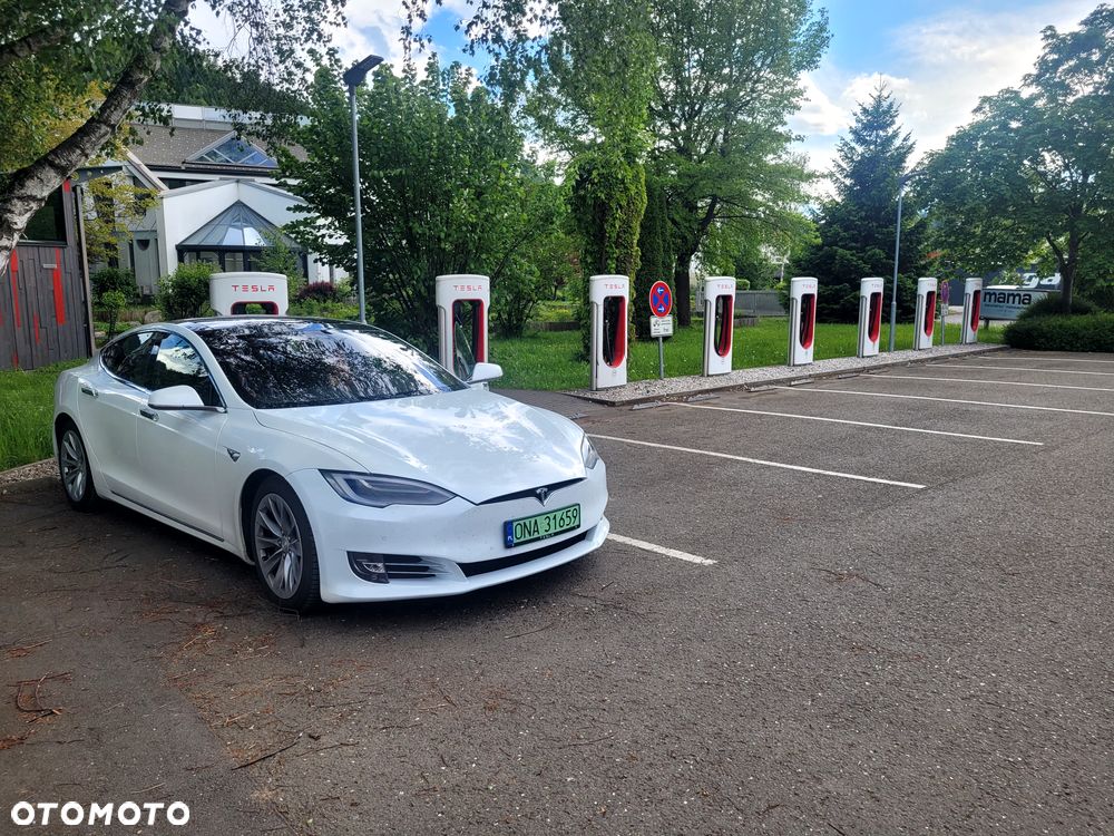 Tesla Model S Long Range Plus - 32