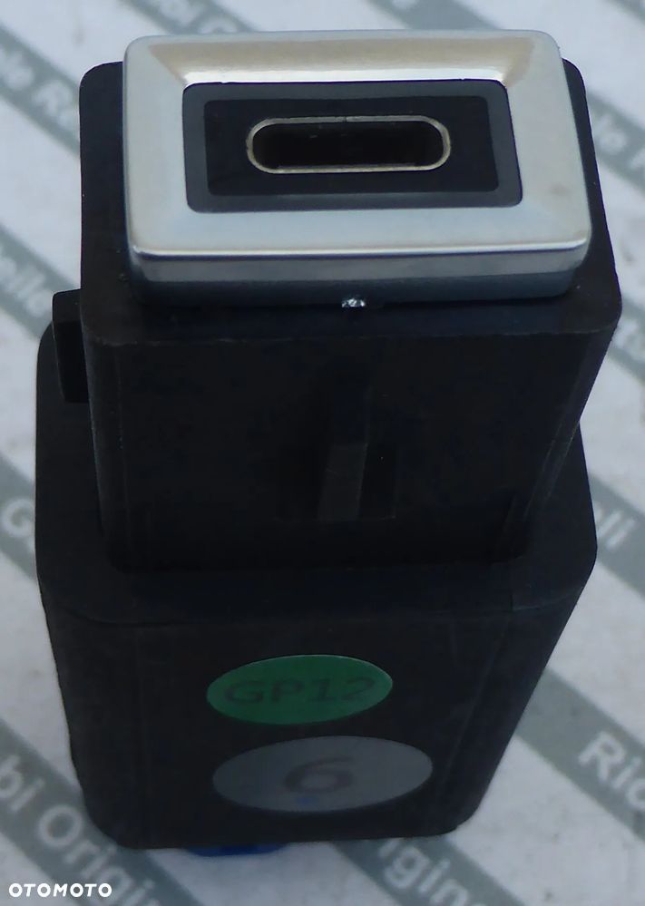 PRZEŁĄCZNIK GNIAZDO USB 98483947W - 1