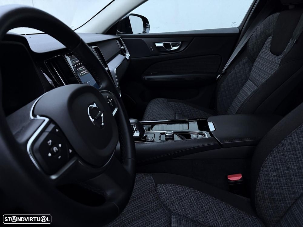 Volvo V60 2.0 T6 AWD TE Essential - 3