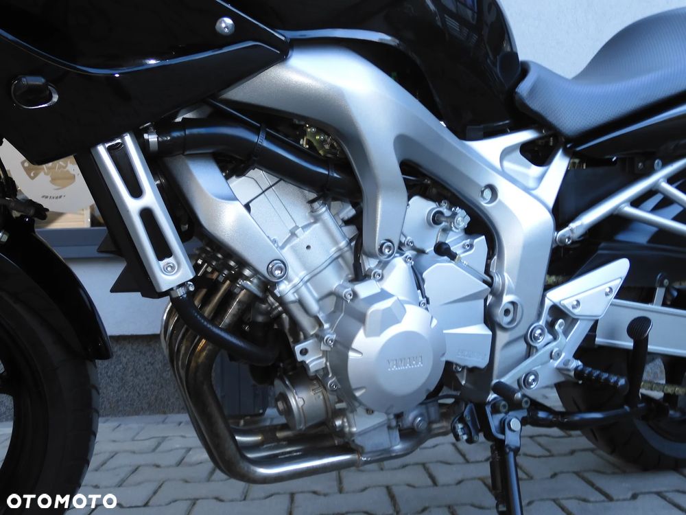 Yamaha FZ6 - 24