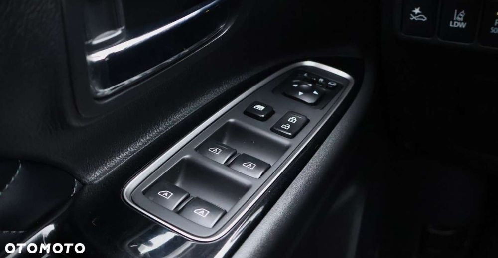 Mitsubishi Outlander - 38