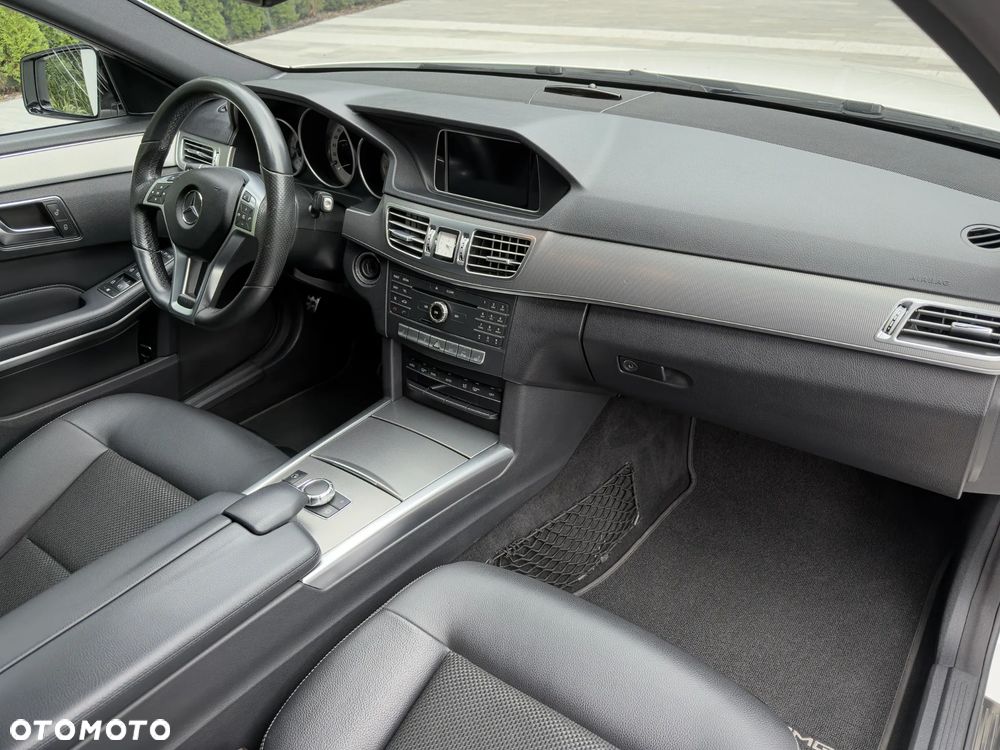 Mercedes-Benz Klasa E 250 BlueTEC 4-Matic Classic - 29