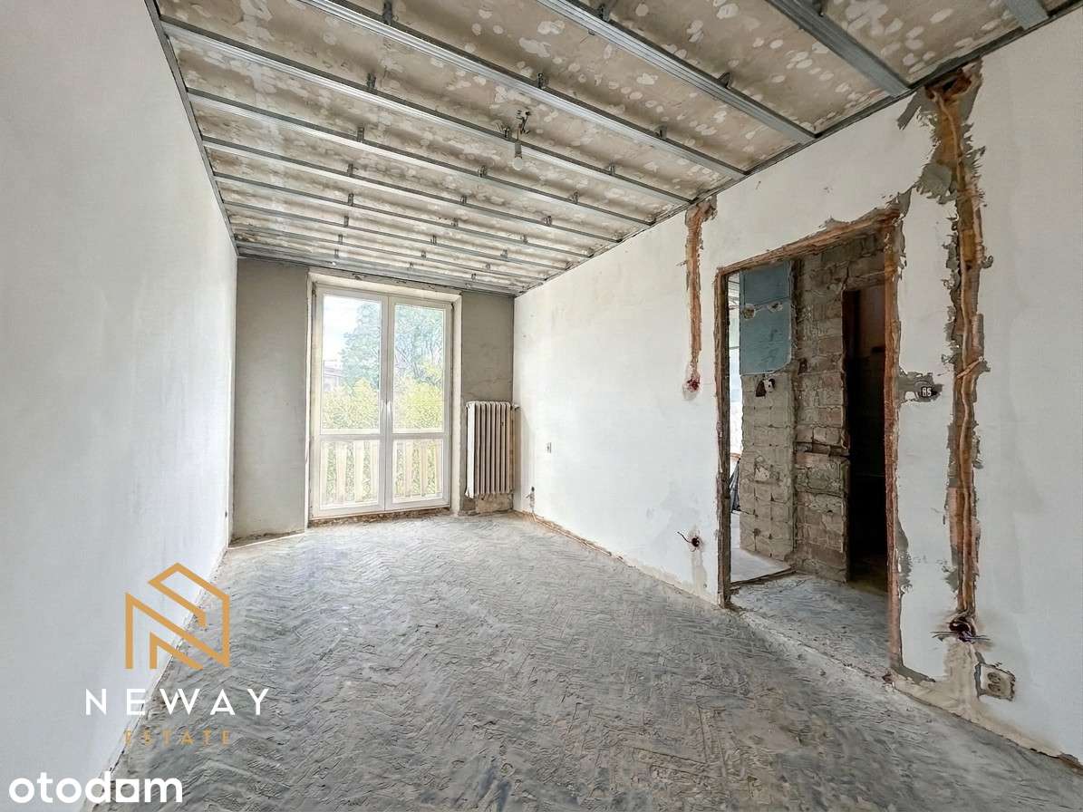 Cegła, balkon, 30m²: zrób tu 2 pokoje