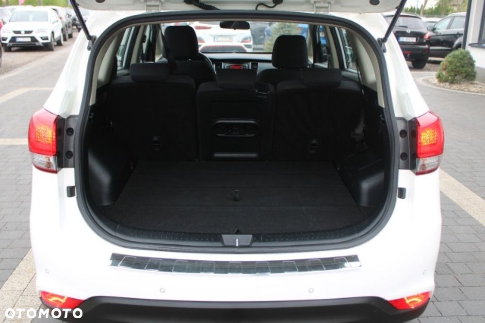Kia Carens - 18