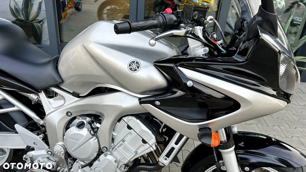 Yamaha FZ6 - 32