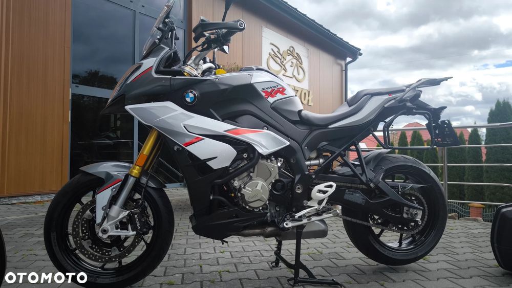 BMW XR - 9