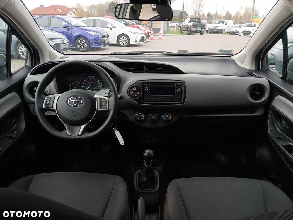 Toyota Yaris - 12