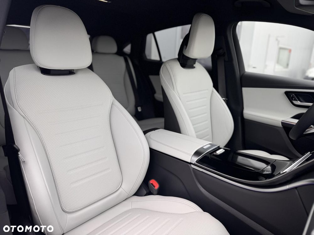 Mercedes-Benz GLC 200 d 4Matic 9G-TRONIC AMG Line Advanced - 12