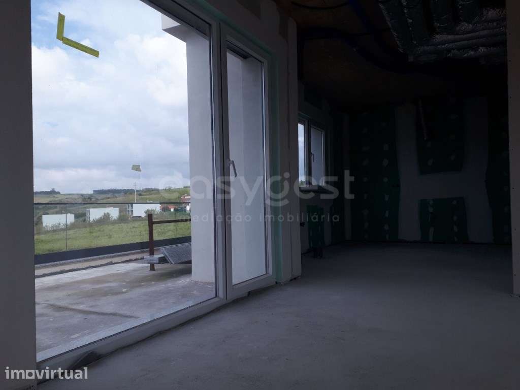 Penthouse Exclusiva na Lourinhã - 4 Quartos, 3 Suítes, Terraço Pano... - Grande imagem: 4/9
