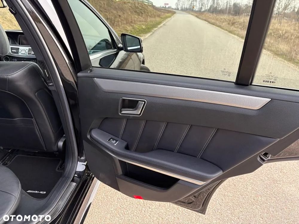 Mercedes-Benz Klasa E 300 BlueTEC 9G-TRONIC Elegance - 11