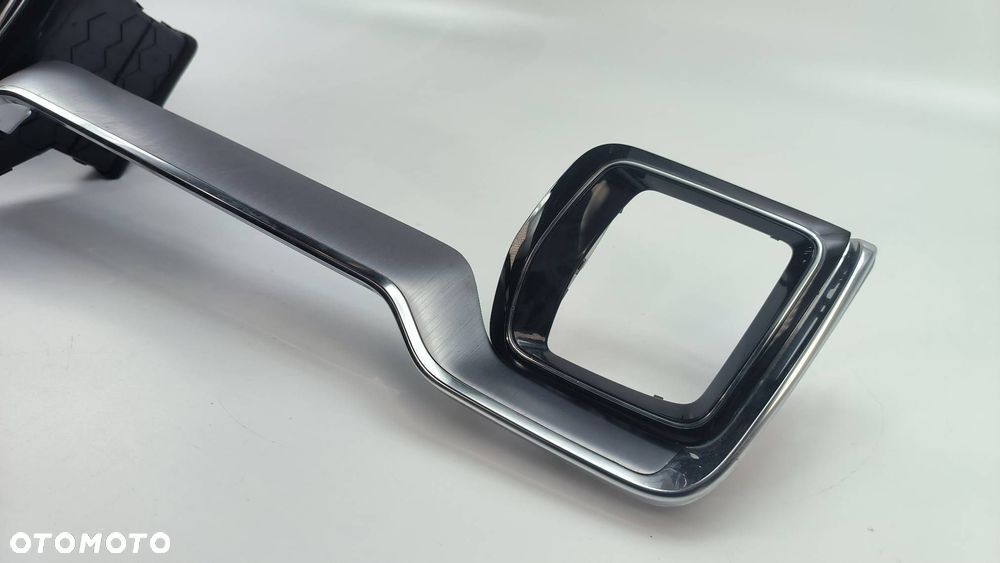 KRATKA NAWIEWU VOLVO V60 II 31477274 - 3