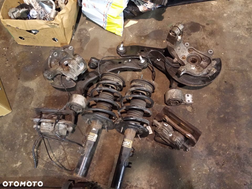 ford taurus x mercury sable zwrotnica lewa prawa przod przednia 3.5 3.7 v6 steering knuckle left right front 2008 2009 2010 BENZYNA - 4