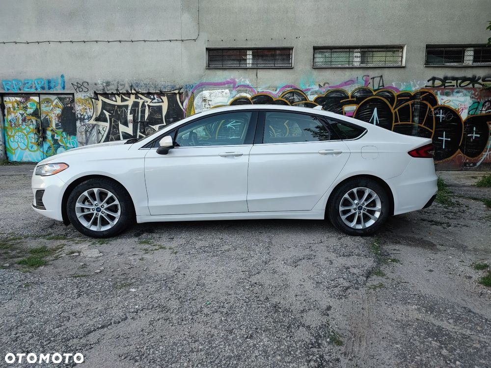 Ford Fusion - 4