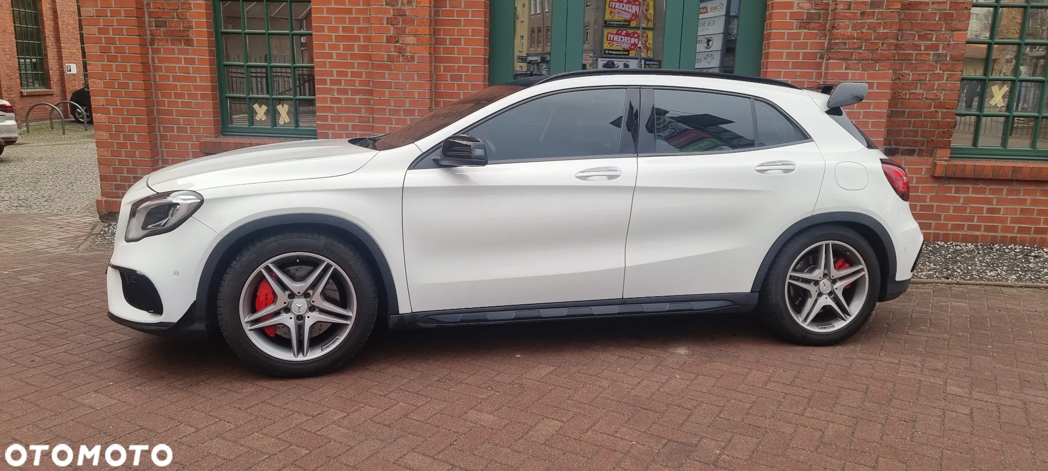 Mercedes-Benz GLA AMG 45 4Matic AMG Speedshift 7G-DCT AMG Night Edition - 35