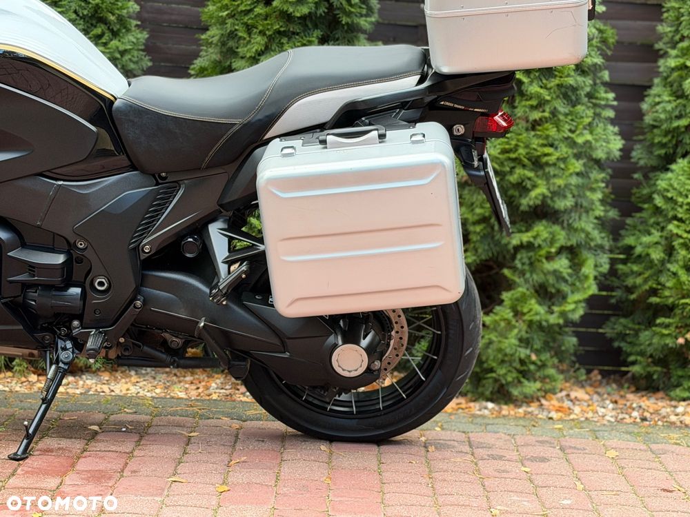 Honda VFR - 19