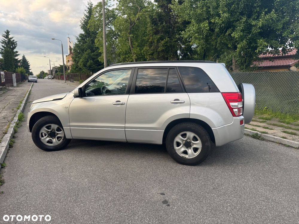 Suzuki Grand Vitara 2.0 - 14