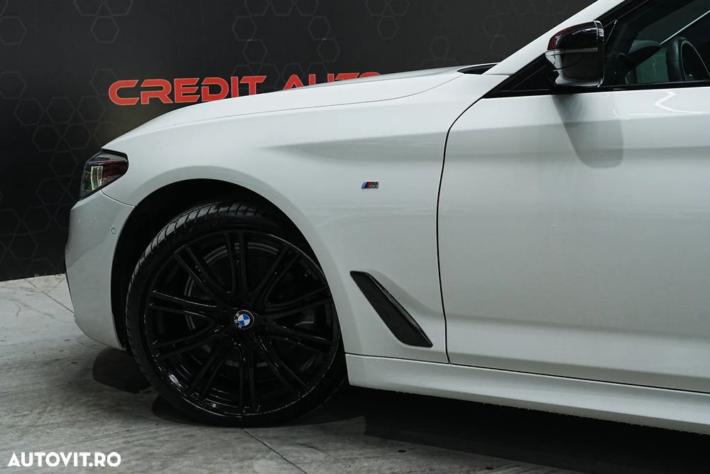 BMW Seria 5 520i Aut. M Sport Edition - 32