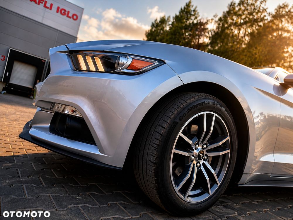 Ford Mustang - 2