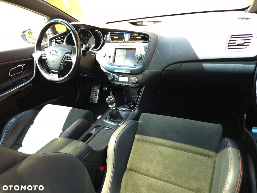 Kia ProCeed 1.6 T-GDI GT-Track - 29