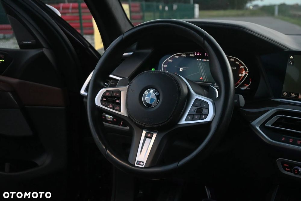 BMW X7 M50i sport - 28