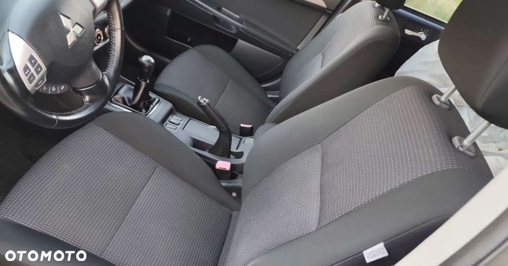 Mitsubishi Lancer - 5