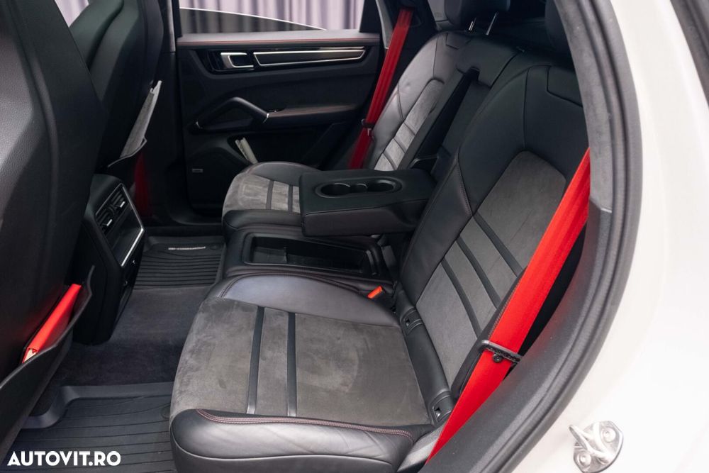 Porsche Cayenne Coupe - 29