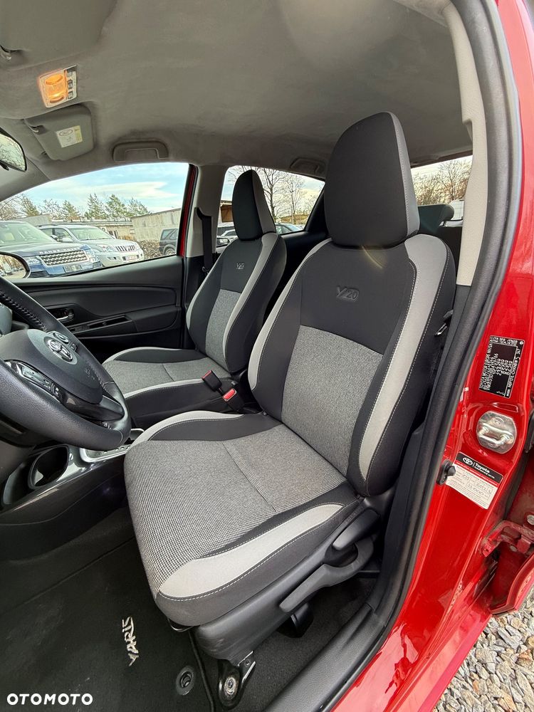 Toyota Yaris 1.5 Premium CVT - 12