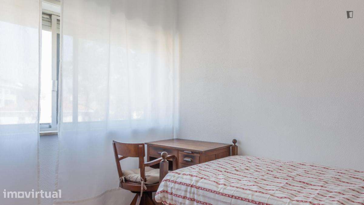Quarto - localizado em Ramalde Porto - Grande imagem: 4/26