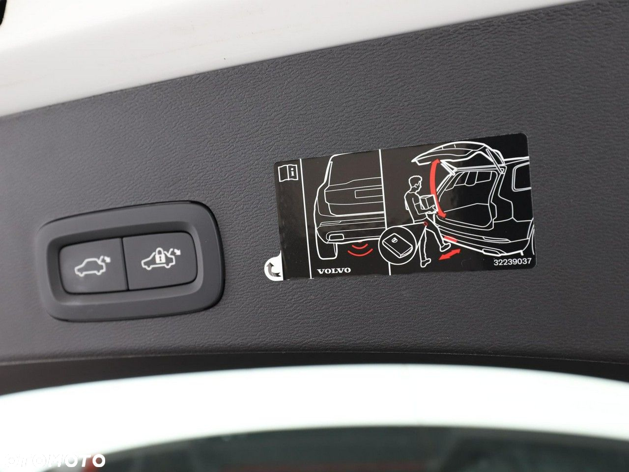 Volvo XC 40 T3 Momentum Pro - 38
