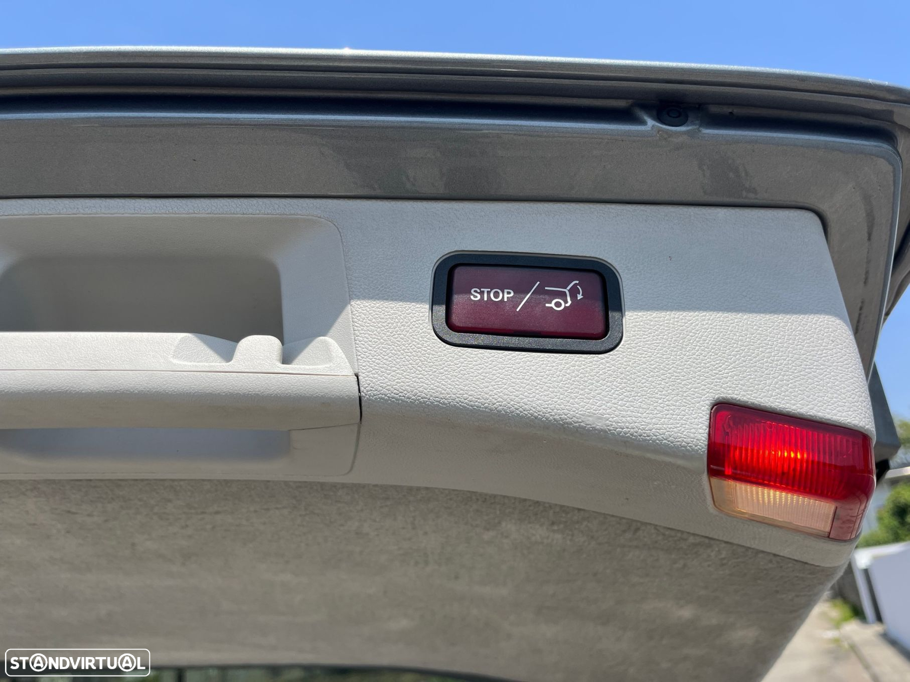 Mercedes-Benz E 300 Bluetec Hybrid Avantgarde - 44