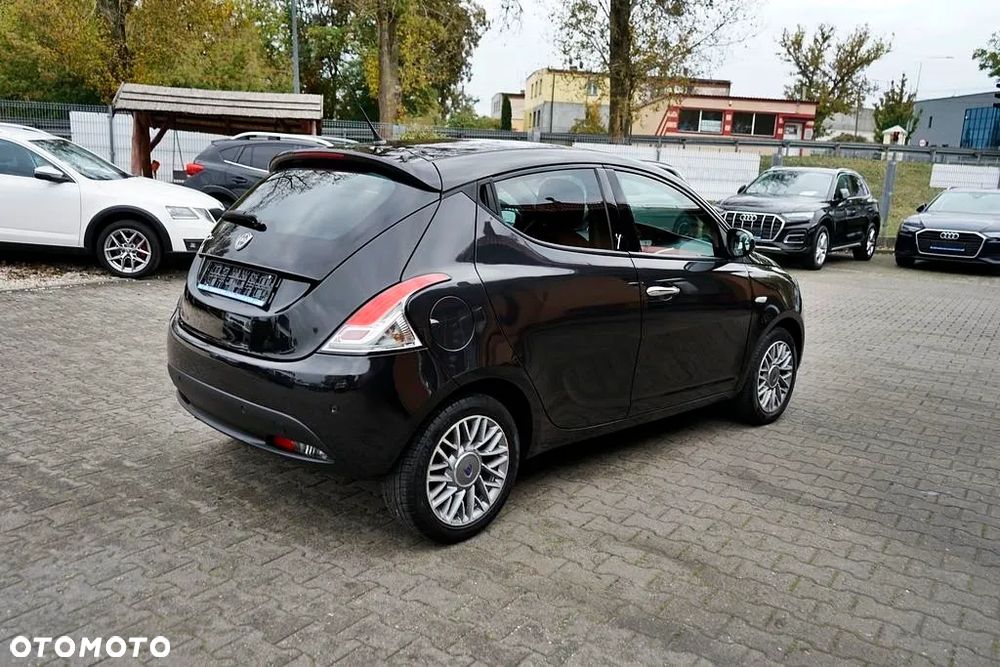 Lancia Ypsilon Y 0.9 TwinAir Turbo 8V Gold - 8
