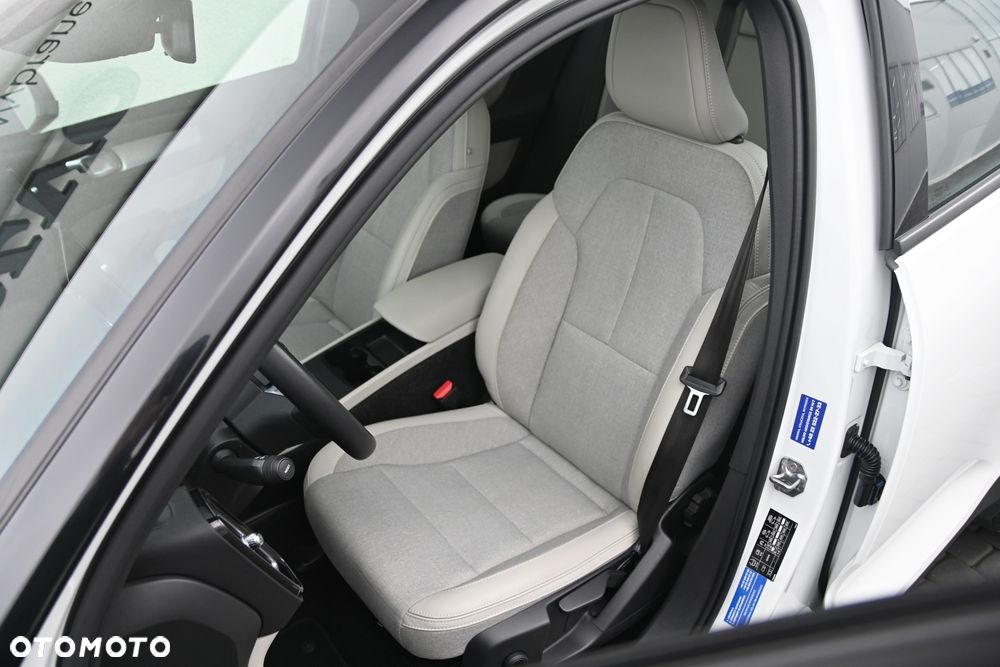 Volvo XC 40 T3 Momentum - 12