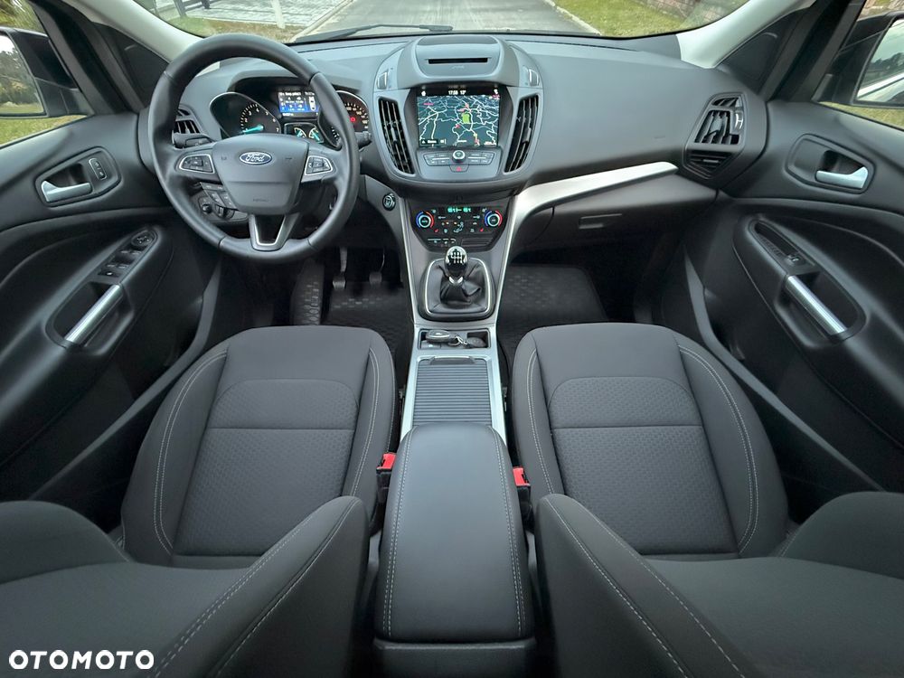 Ford Kuga 1.5 EcoBoost 2x4 Cool & Connect - 16