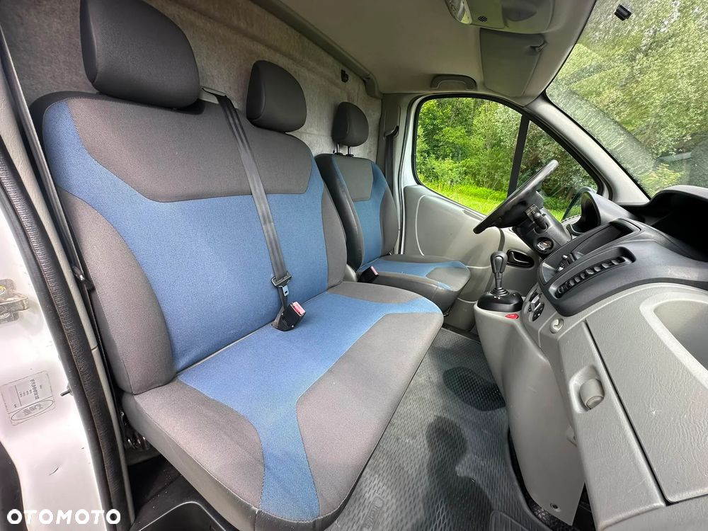 Renault Trafic 2.0 diesel 115kM 2011 rok, automat, WEBASTO, HAK, STAN BARDZO DOBRY!!! - 20