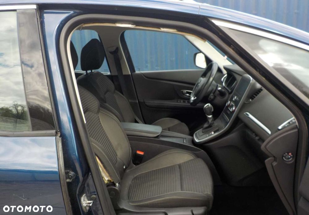 Renault Grand Scenic - 16
