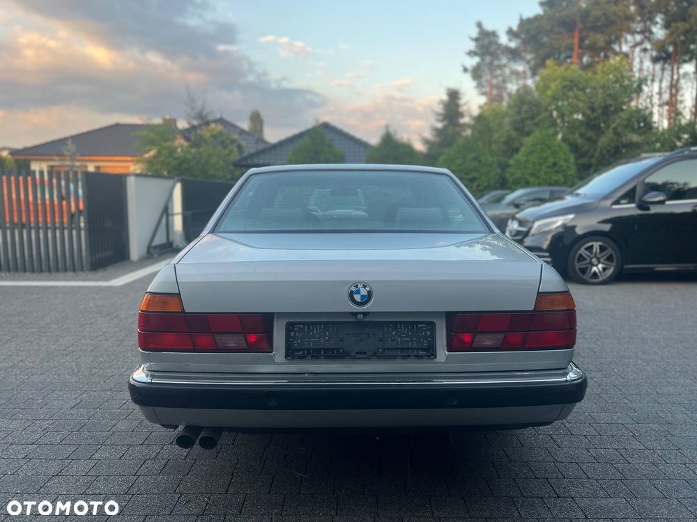 BMW Seria 7 740i V8 - 9