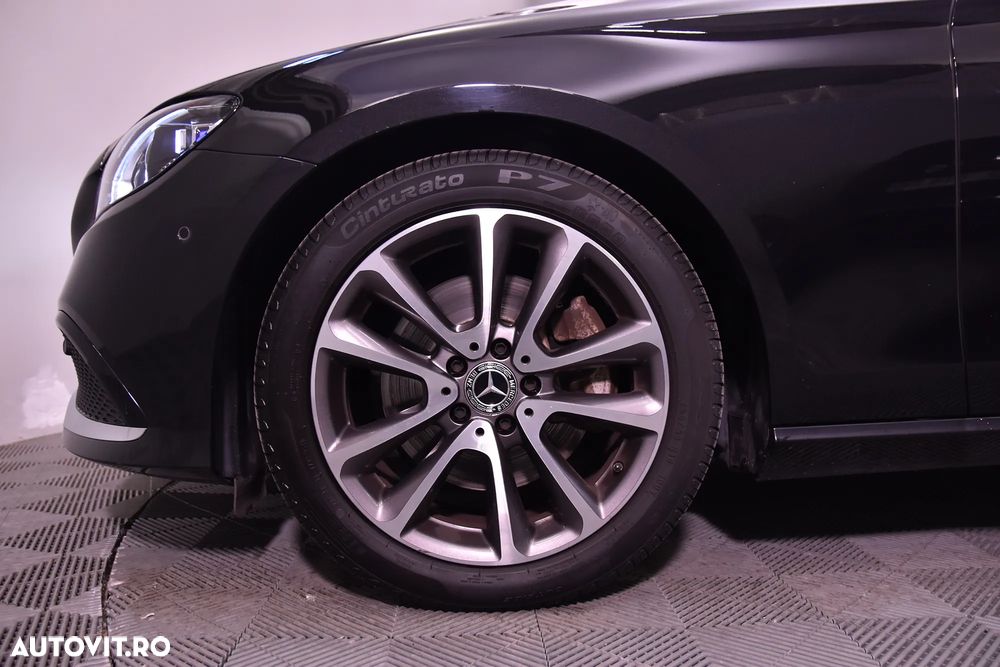 Mercedes-Benz E - 13