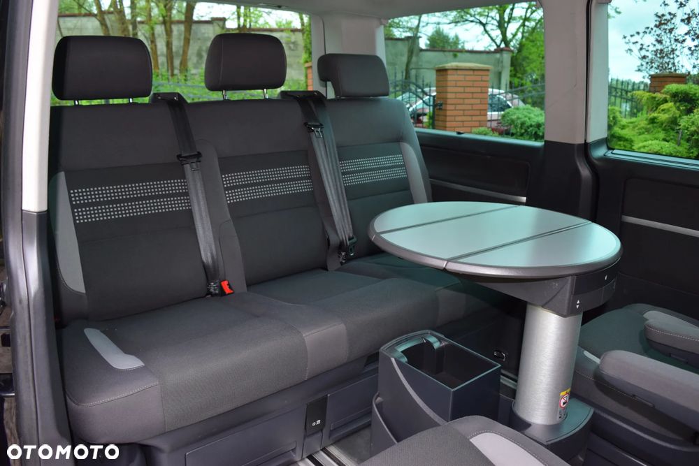 Volkswagen Multivan - 15