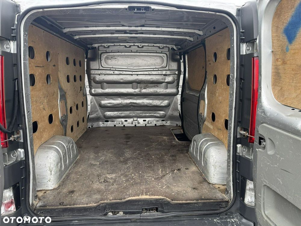Opel Vivaro - 8