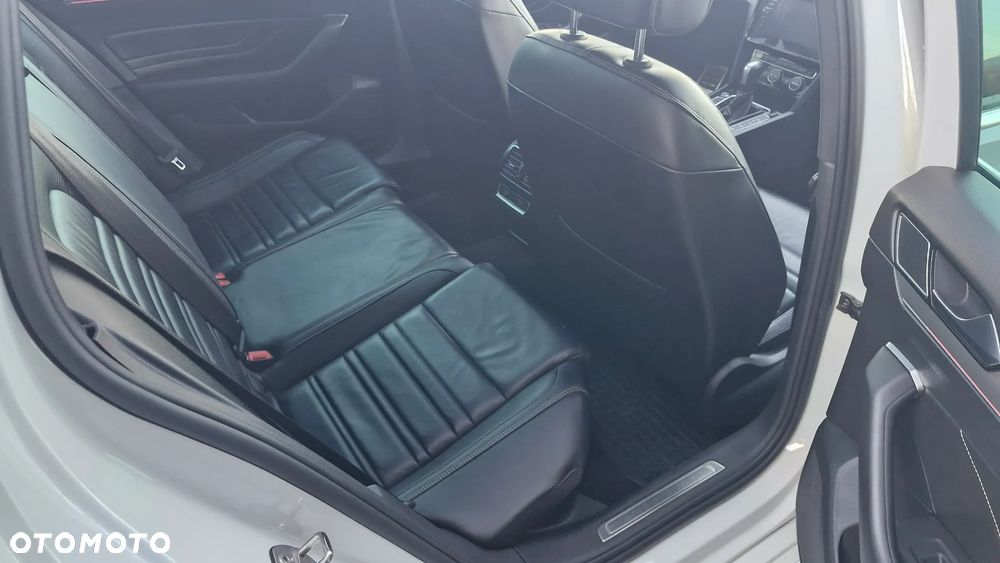 Volkswagen Passat 2.0 TSI OPF 4 Motion DSG Highline - 32