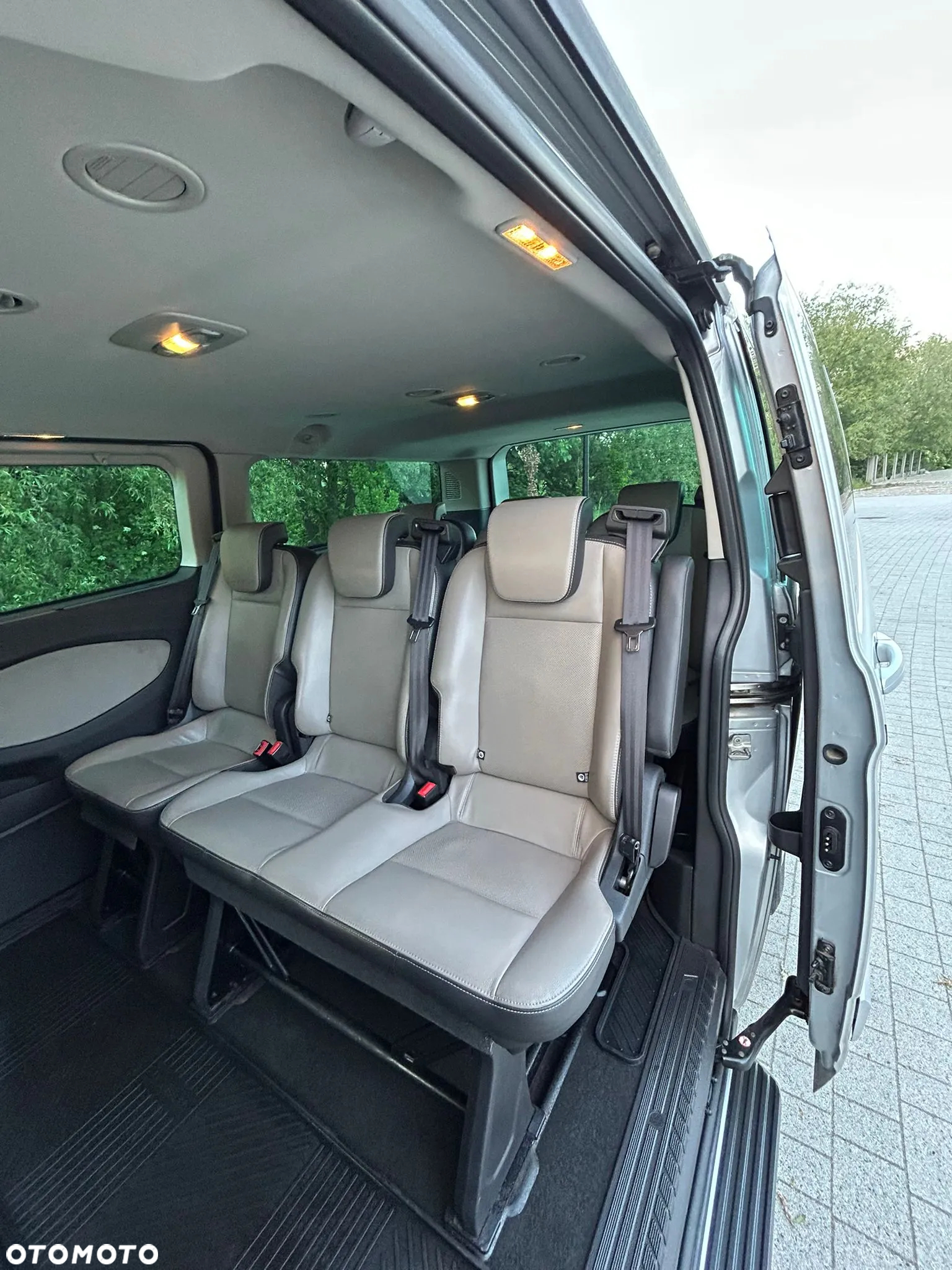 Ford Tourneo Custom - 30