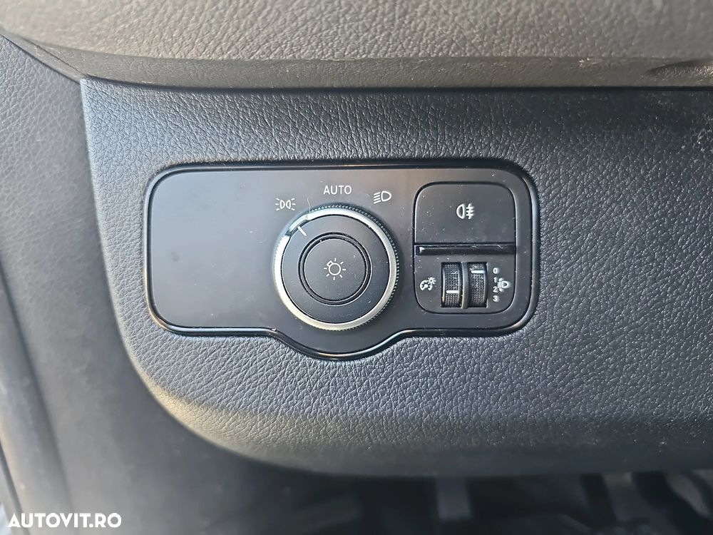 Mercedes-Benz Sprinter - 12